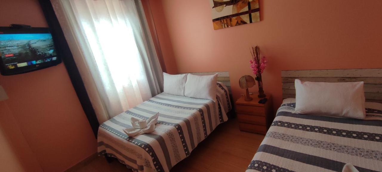 Limper B&B - Airport Кальяо Экстерьер фото